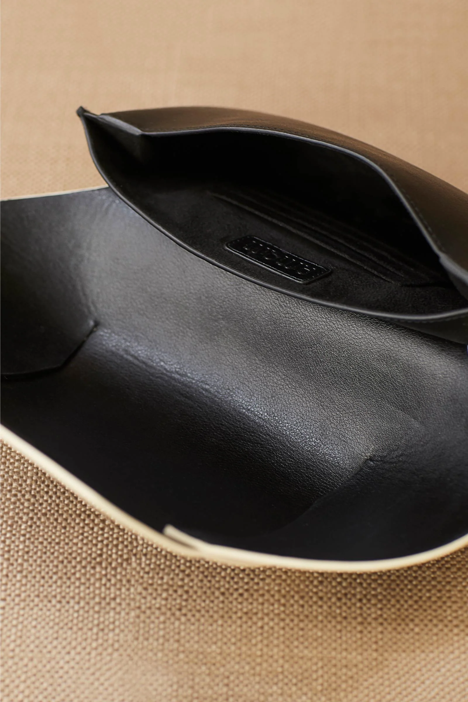 Amina clutch - Image 6