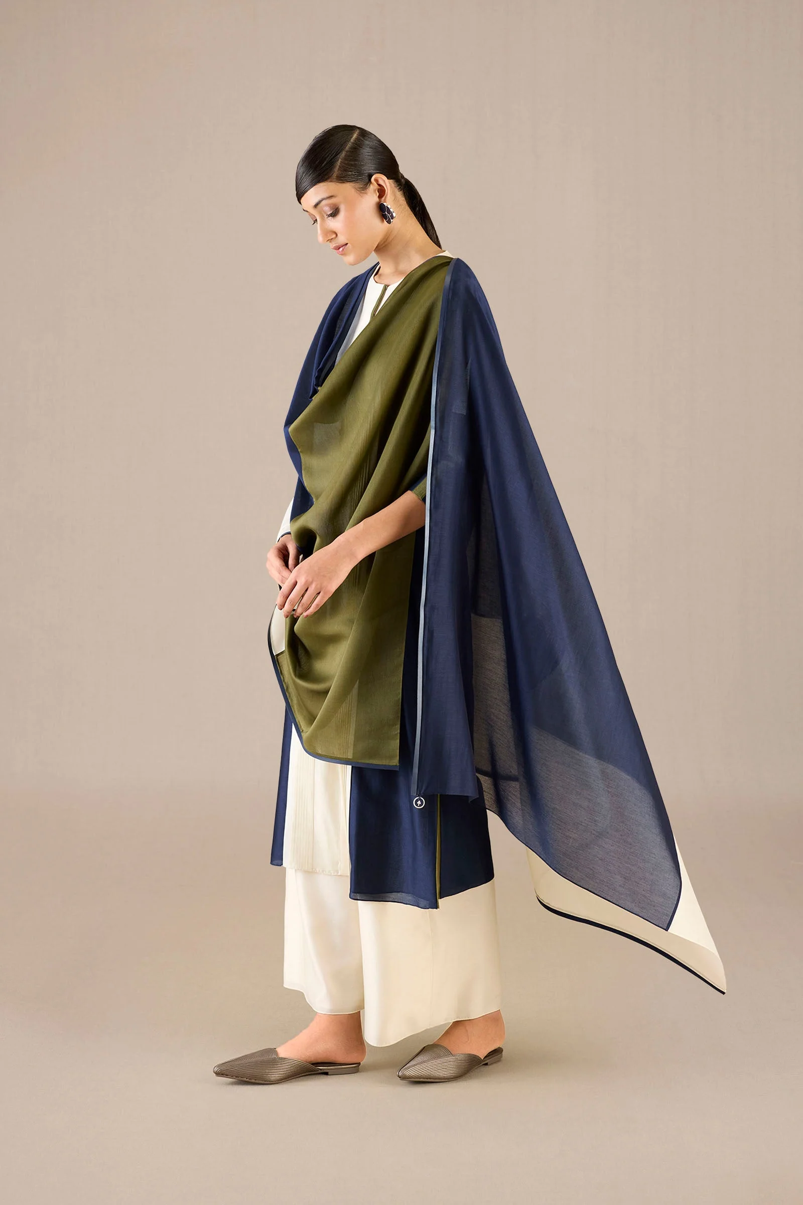 Araiah Kurta Set - Image 10
