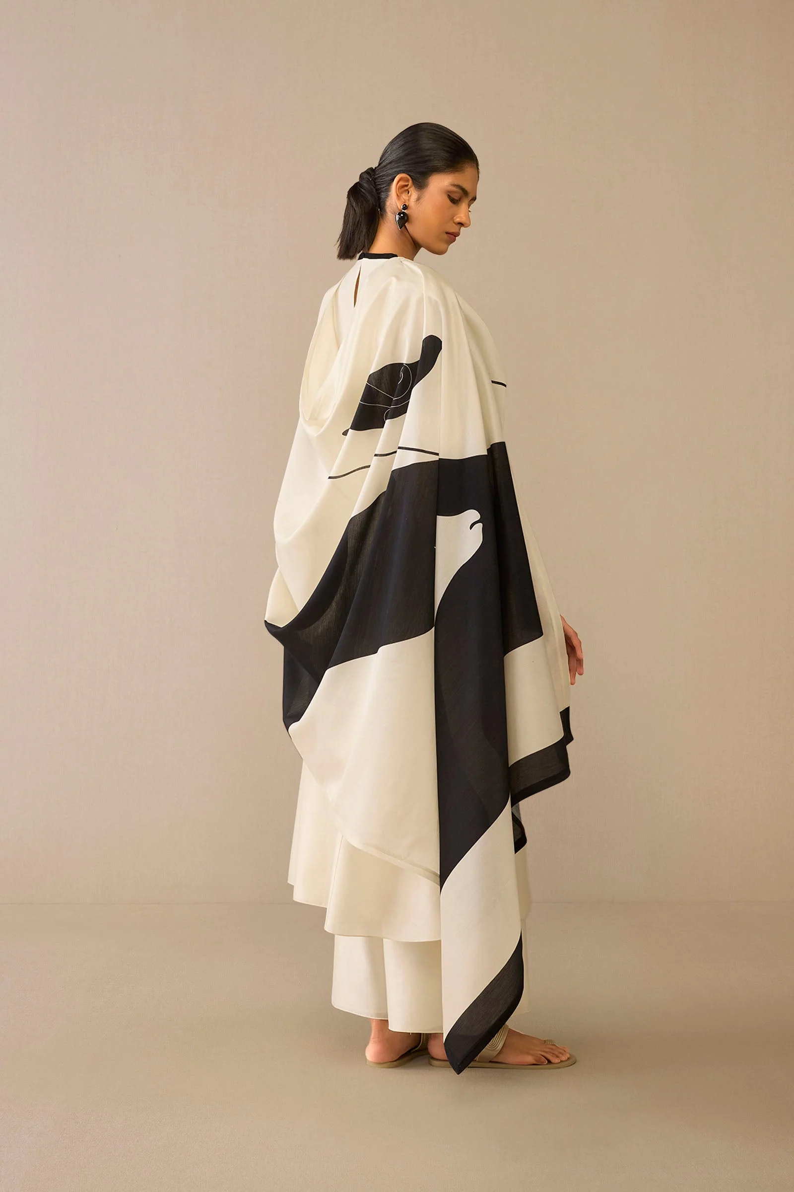 Dilkhush Kurta Set - Image 9
