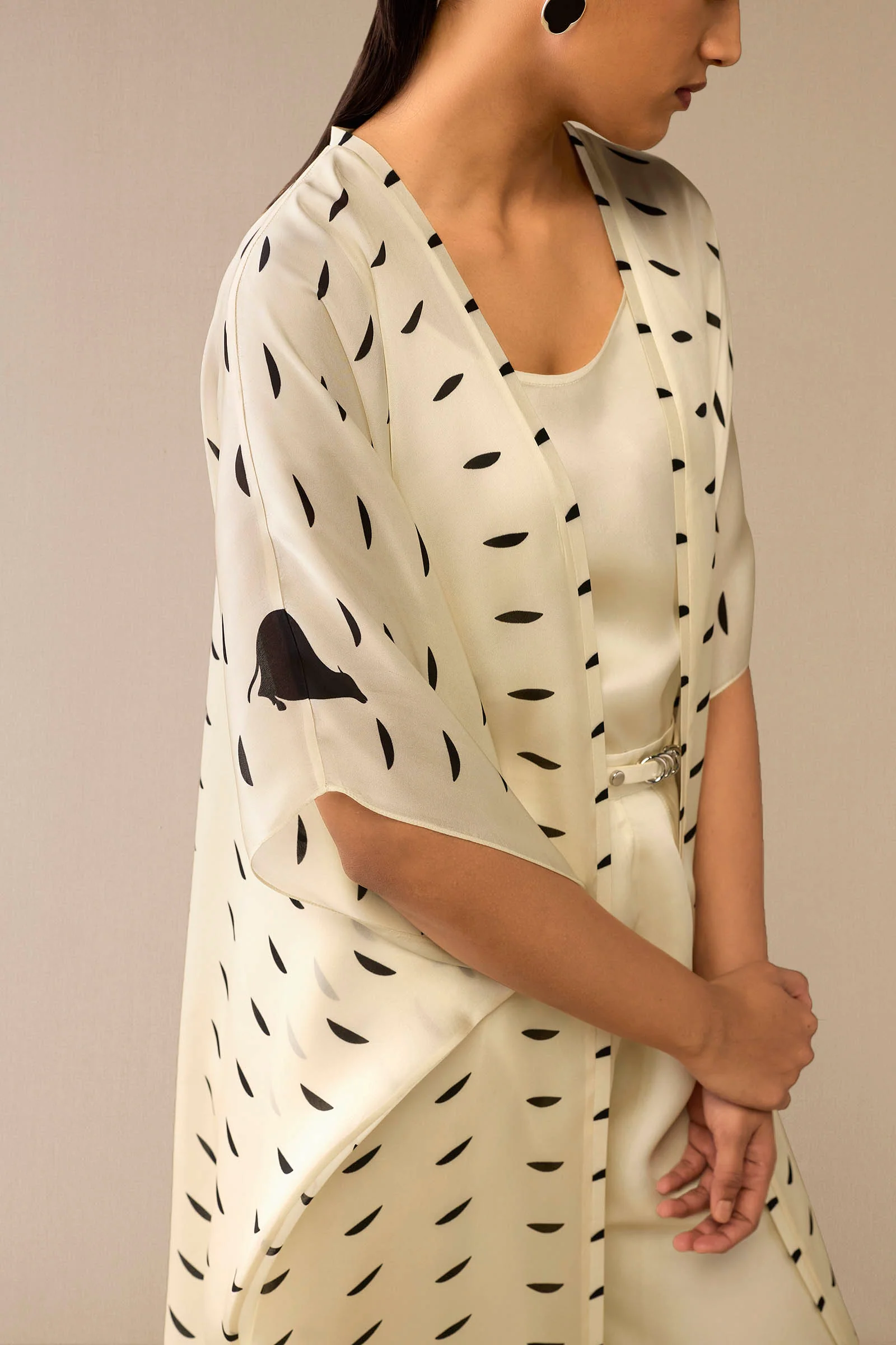 Dillagi Cape Set - Image 4