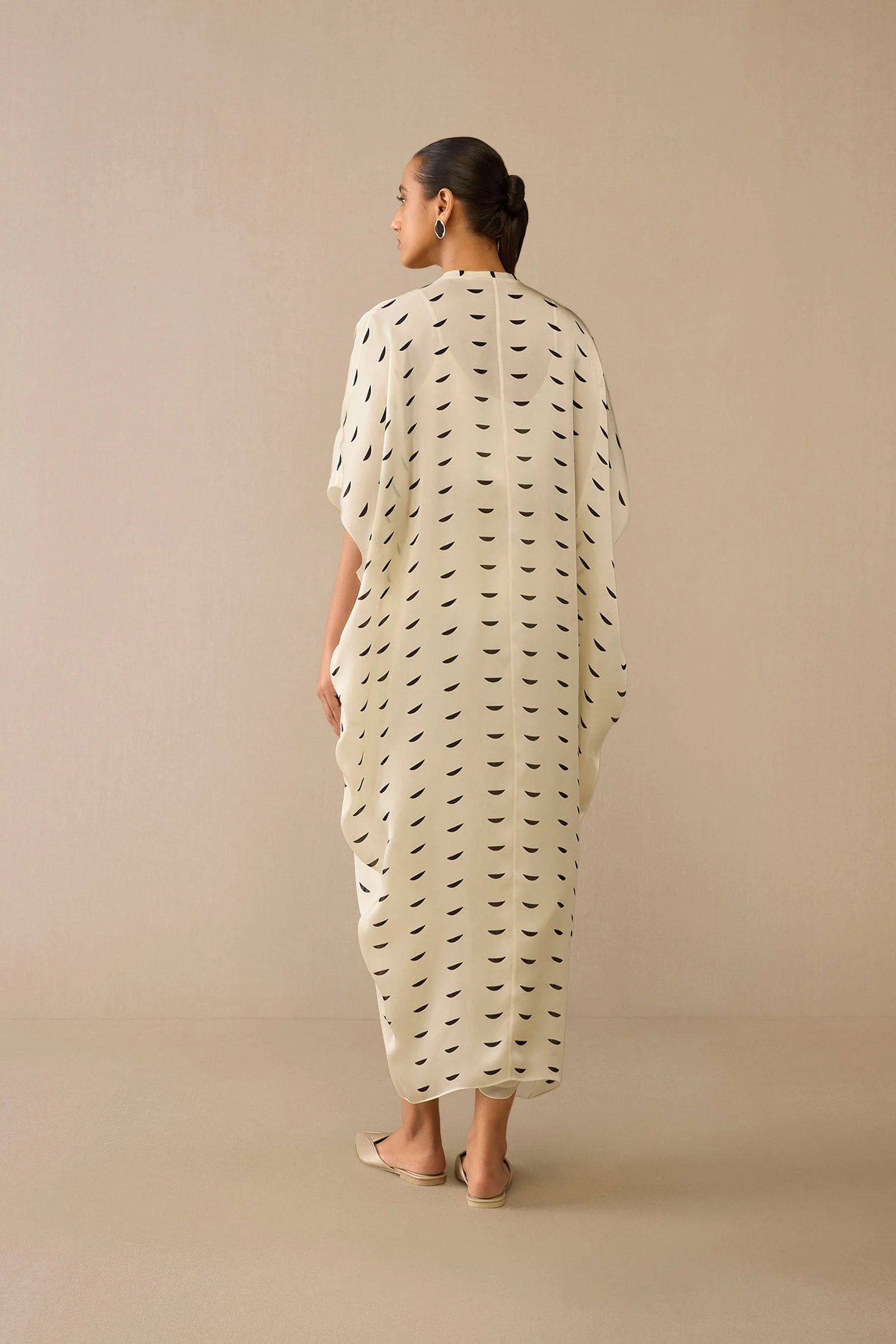 Dillagi Cape Set - Image 8