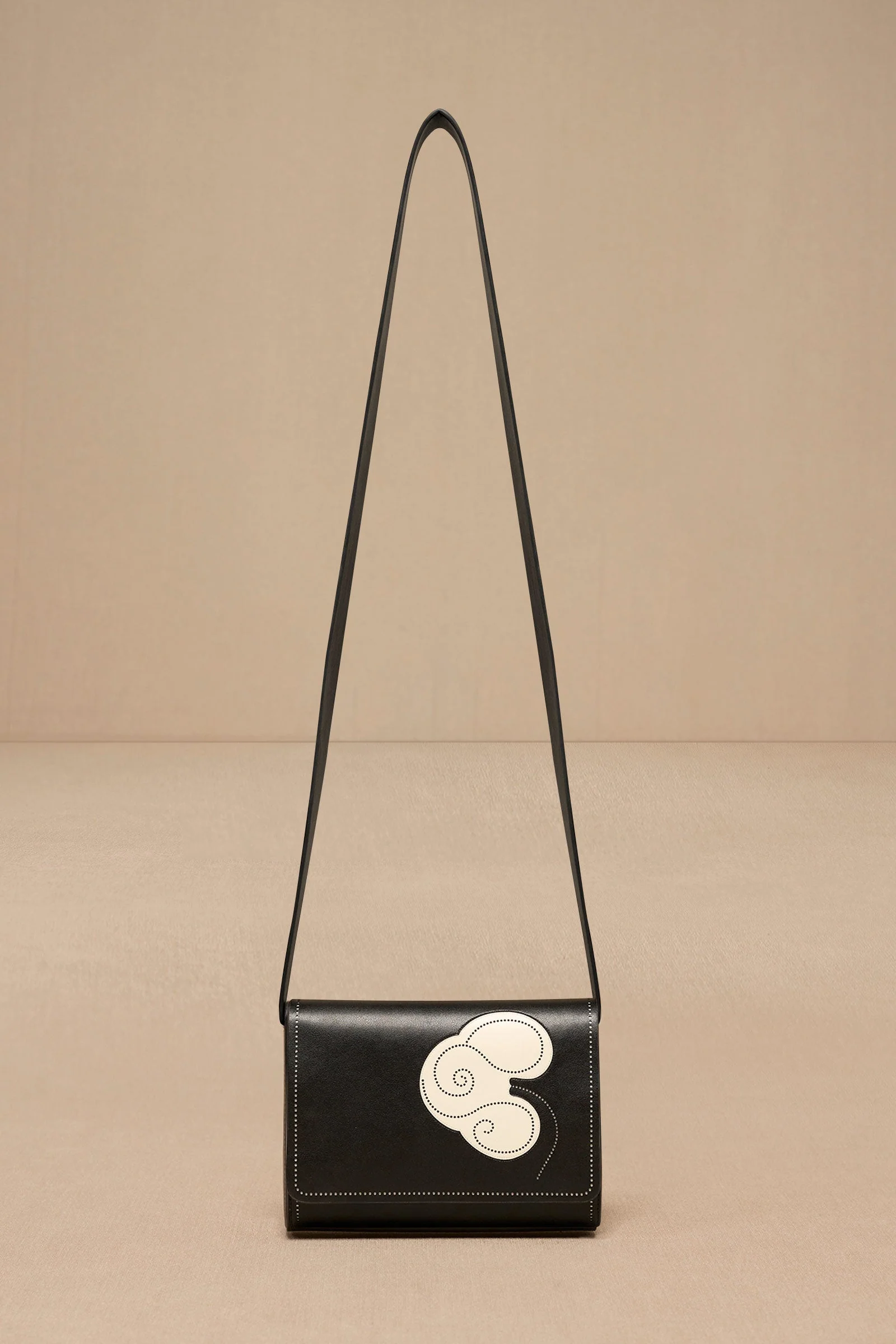 Dilona Sling Bag - Image 3