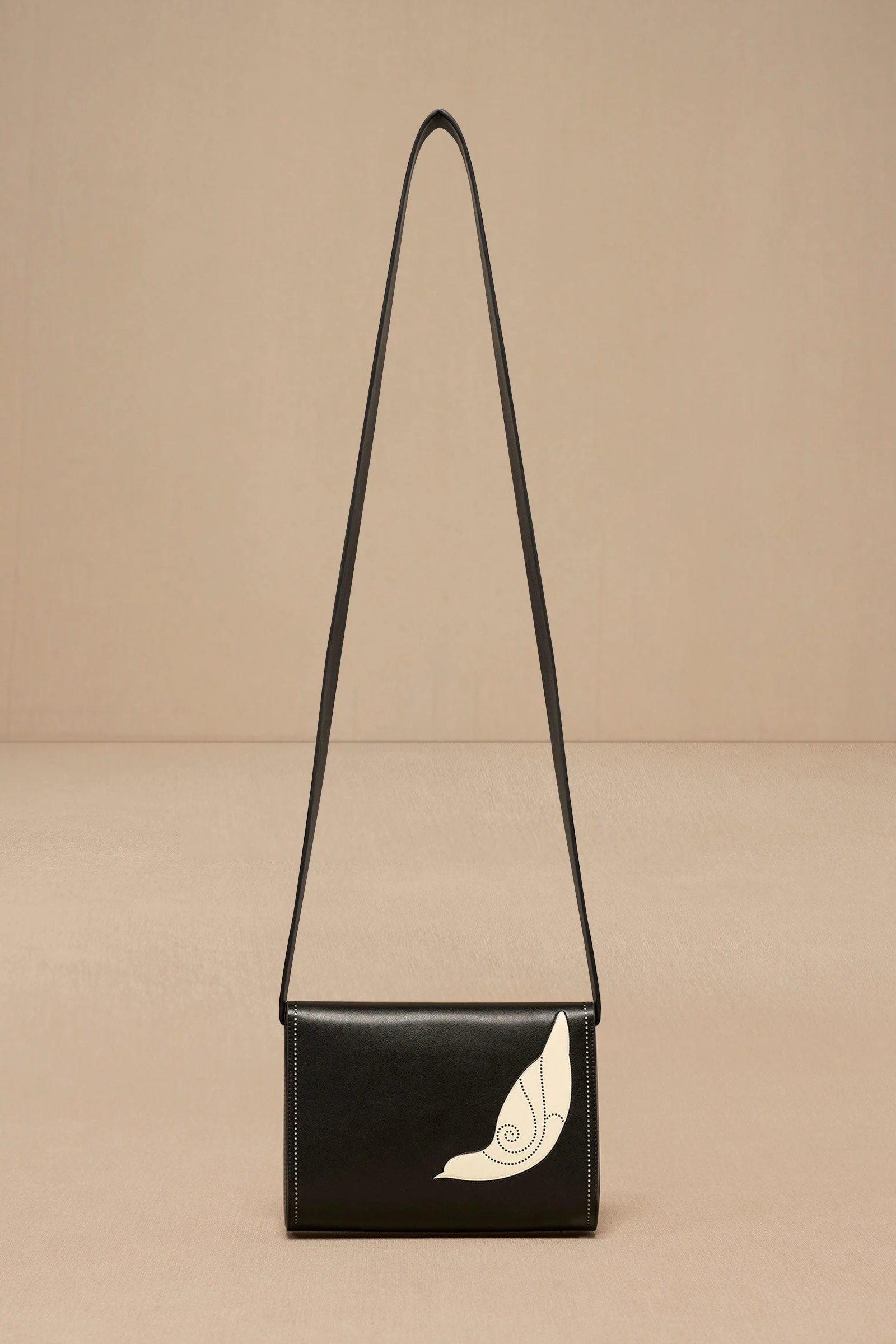 Dilona Sling Bag - Image 4