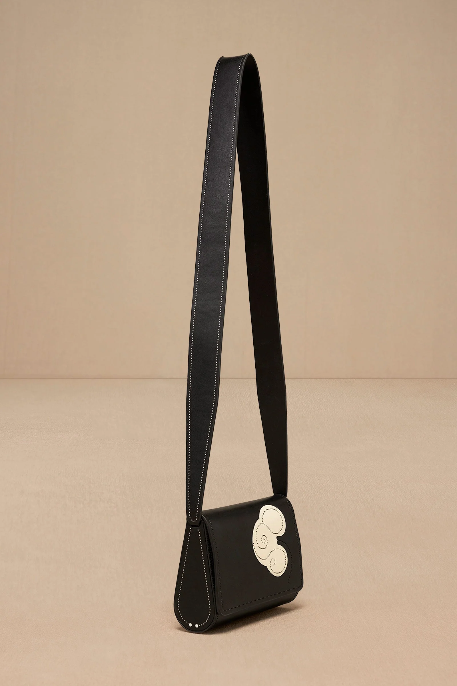 Dilona Sling Bag - Image 6