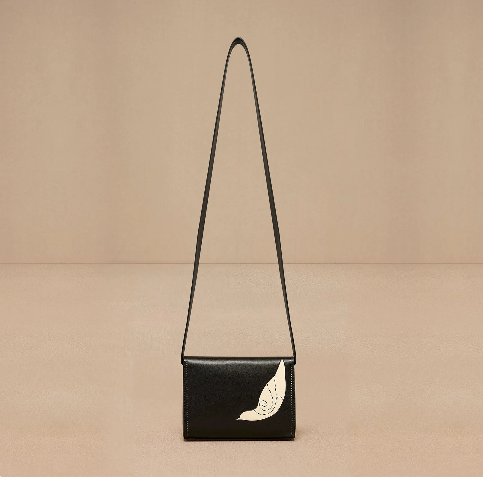 Dilona Sling Bag - Image 9