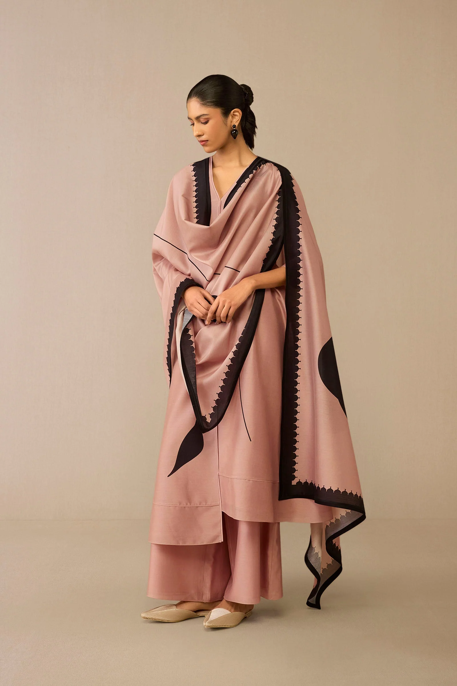 Dilruba Kurta Set - Image 3