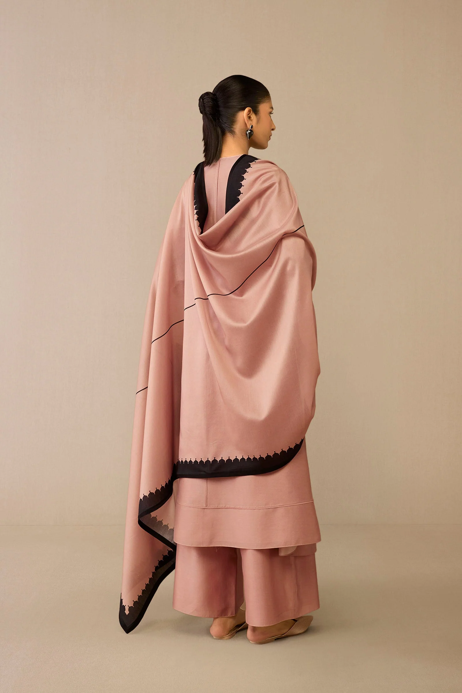 Dilruba Kurta Set - Image 8