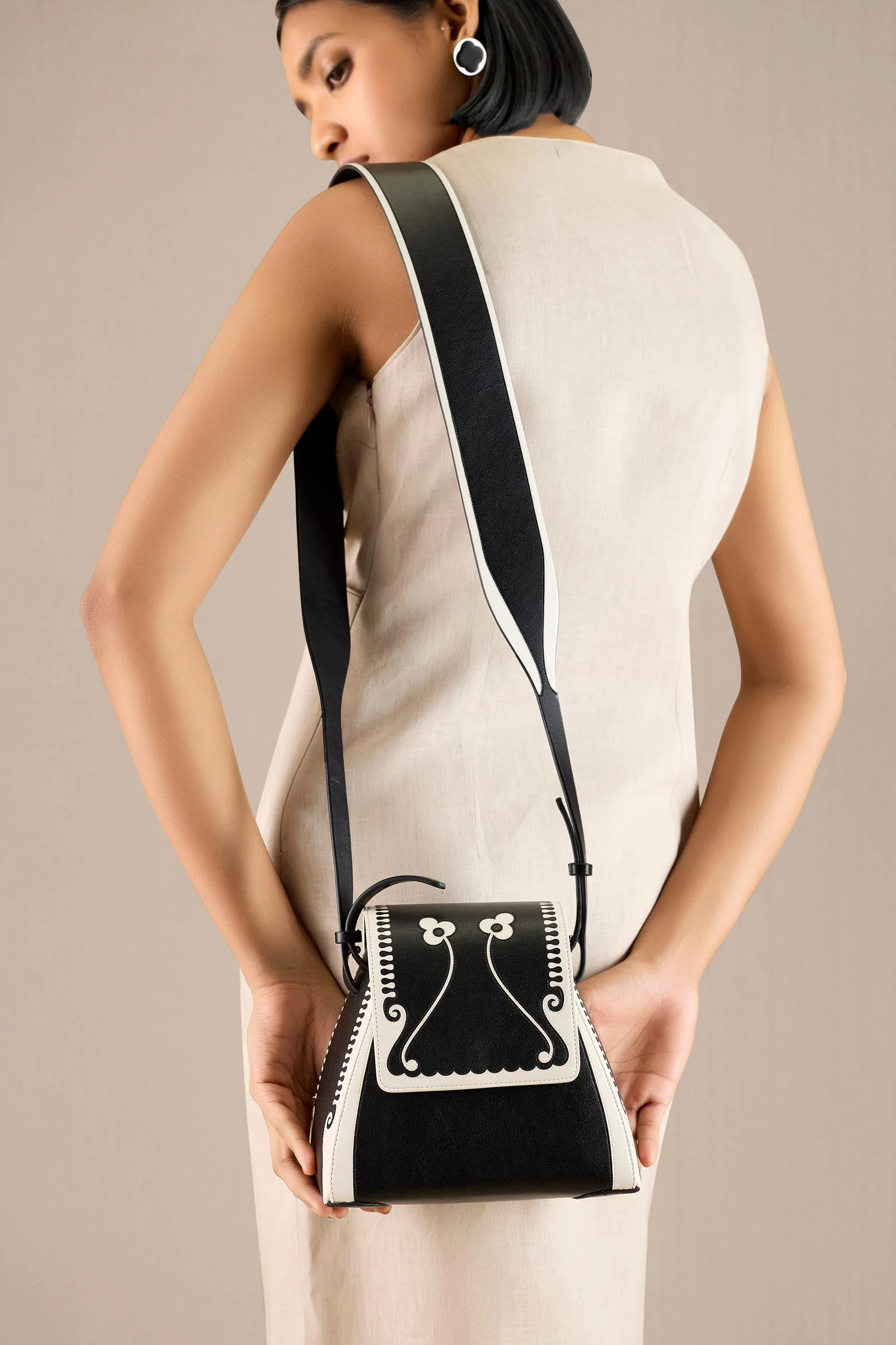 Marham Bucket Bag - Image 3