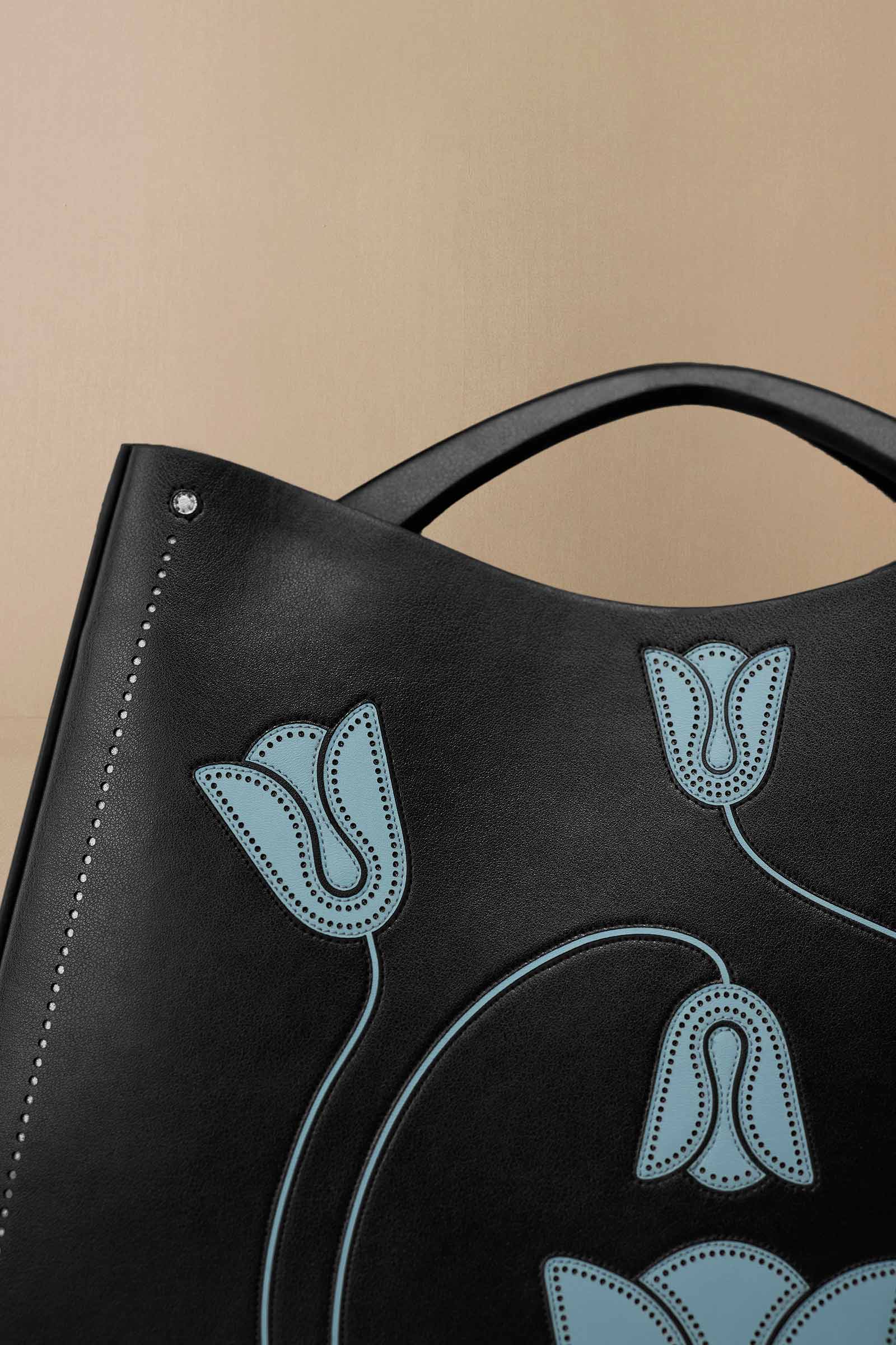 Mesina Tote Bag - Image 6
