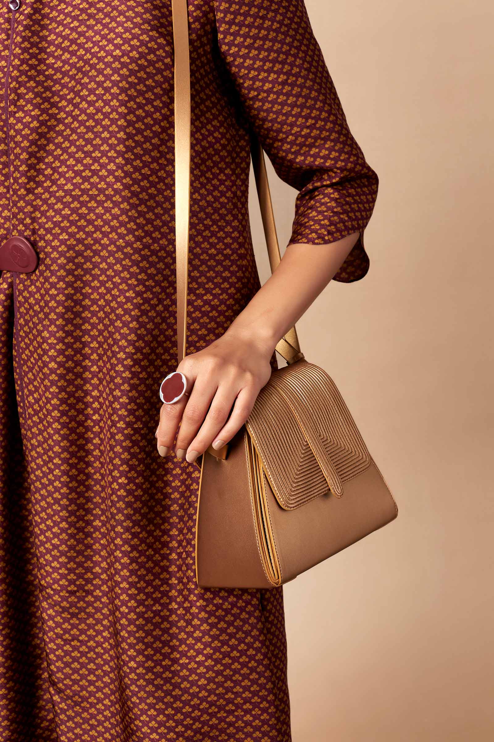 Naia Shoulder Bag - Image 4