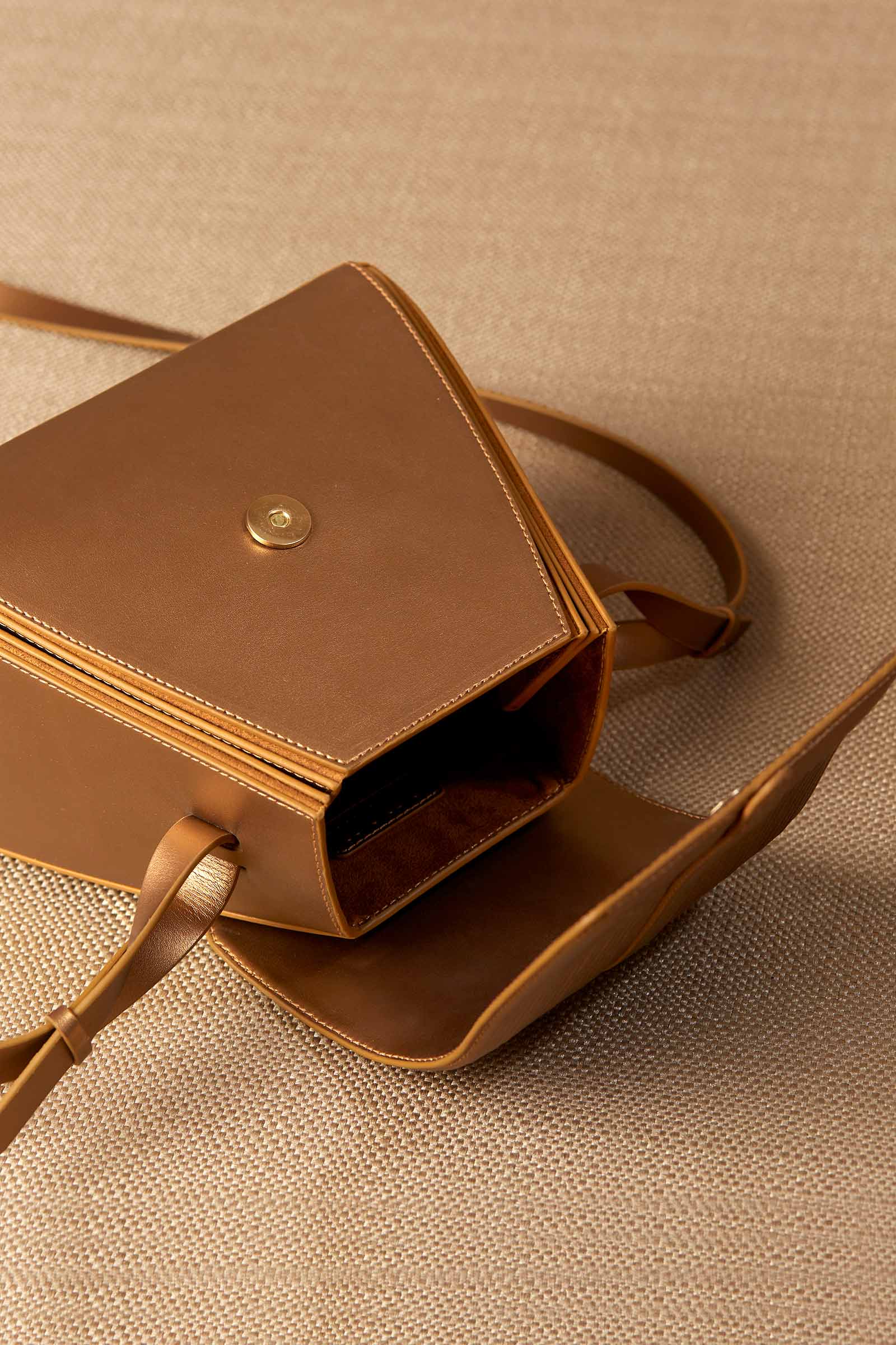 Naia Shoulder Bag - Image 6