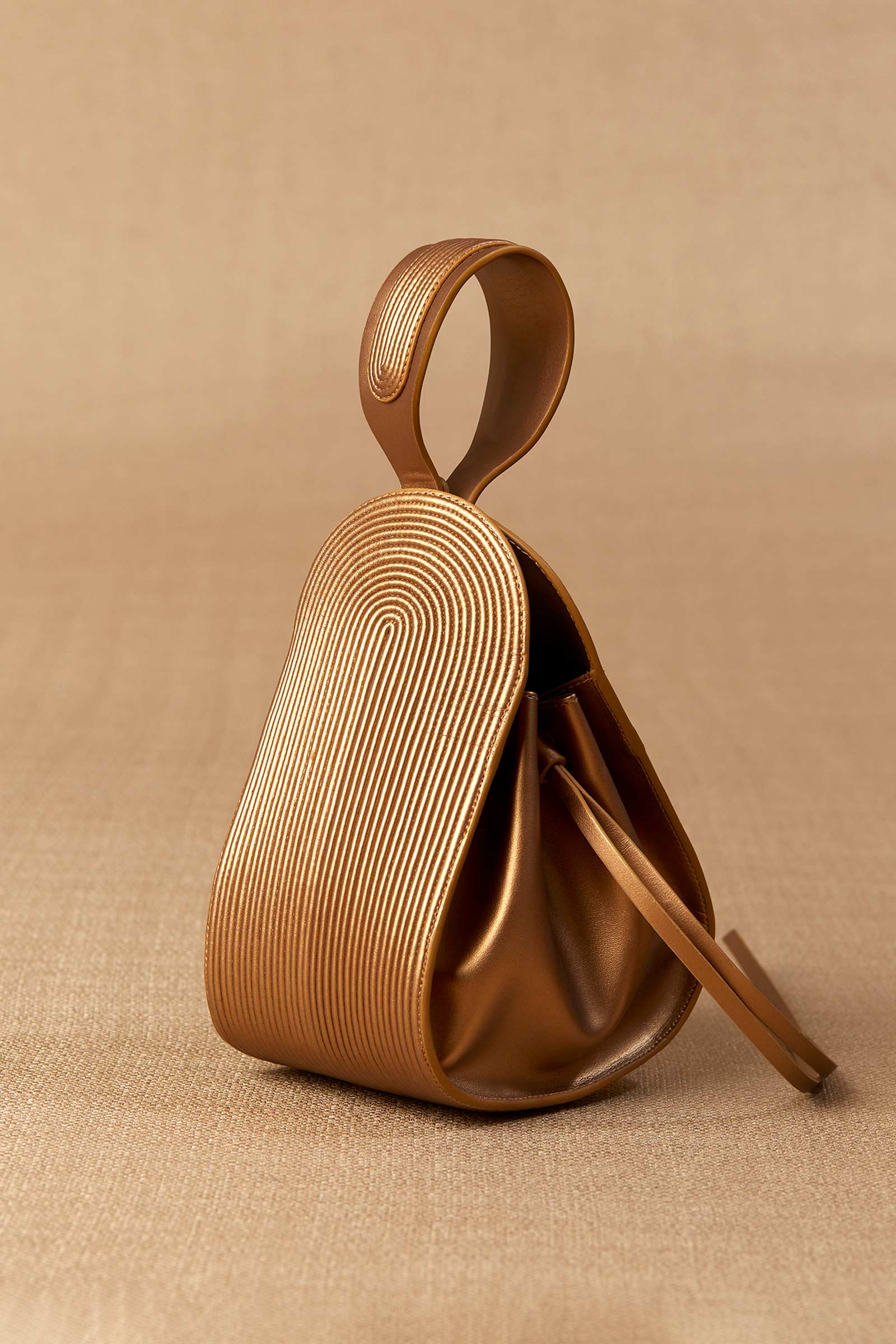 Nésara Bucket Bag - Image 3