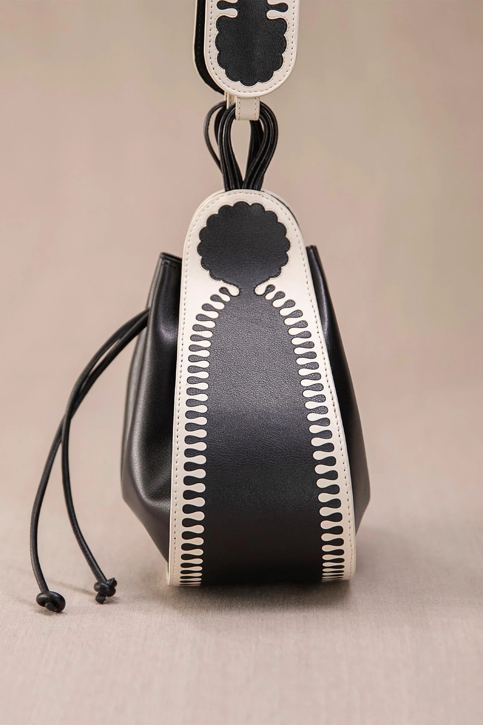 Nusrat Bucket Bag - Image 4