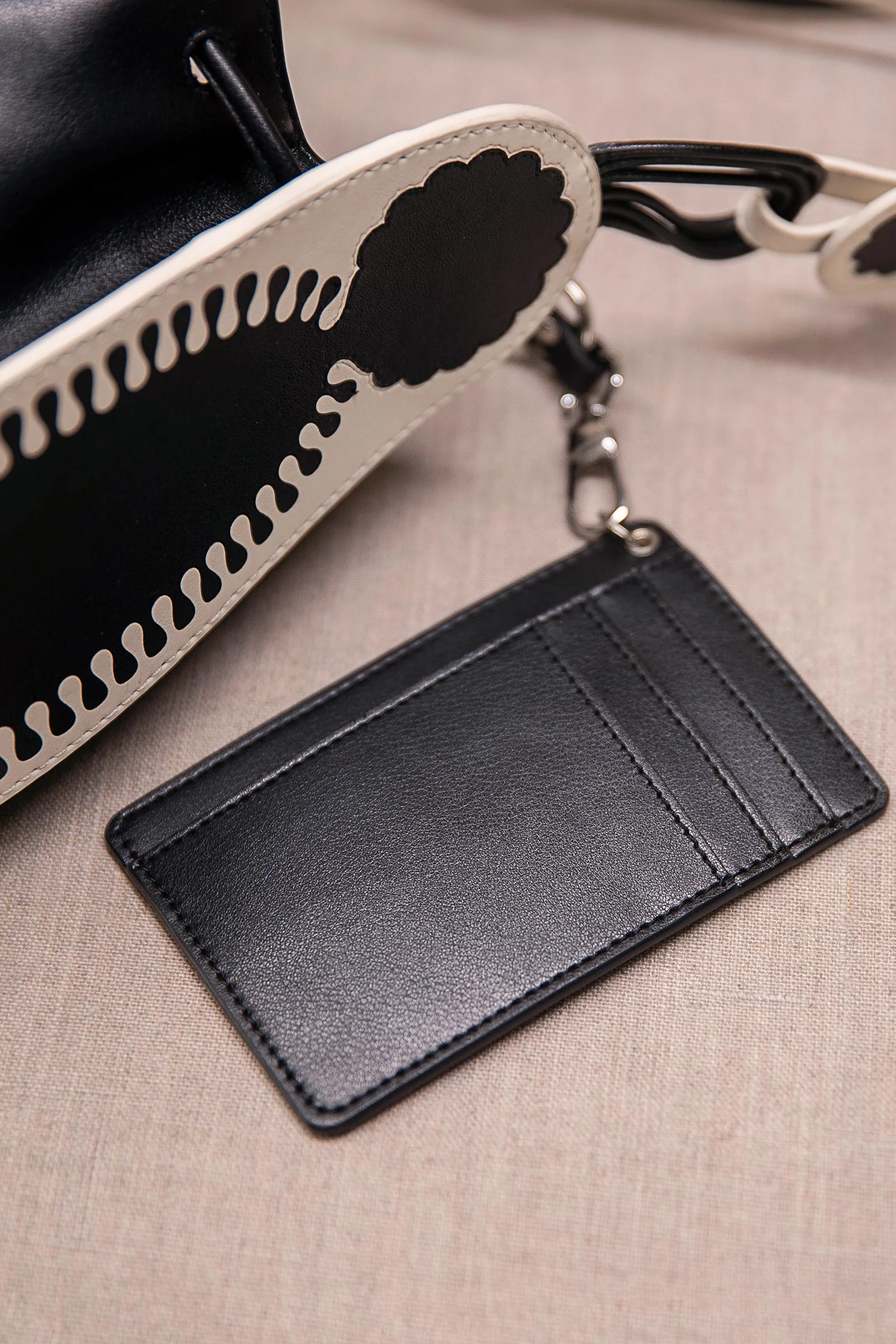 Nusrat Bucket Bag - Image 6