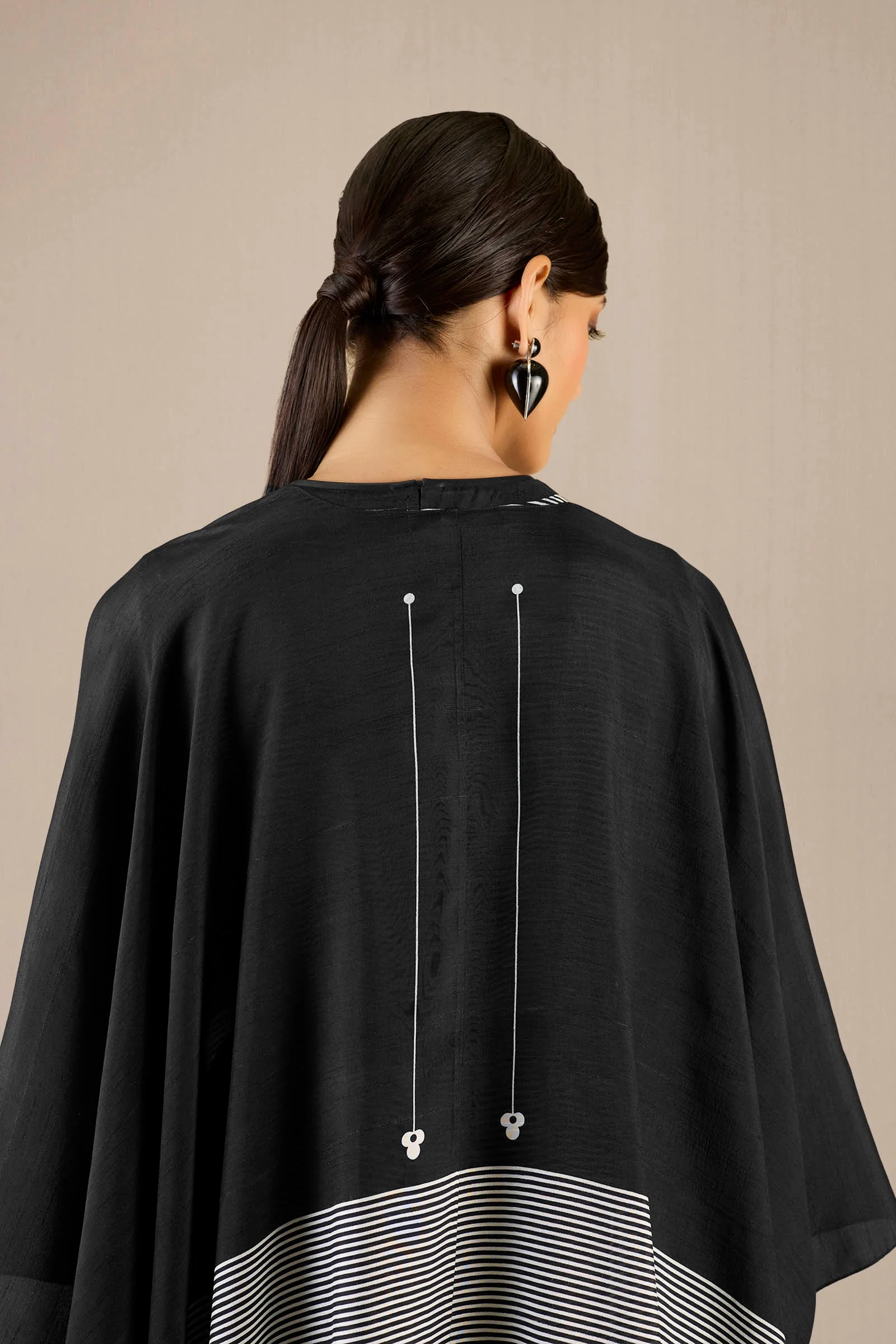 Riha Cape Set - Image 4